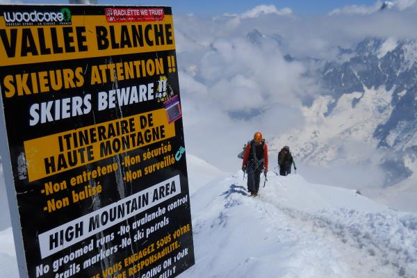 Photo of Warning sign when leaving Aiguille du Midi